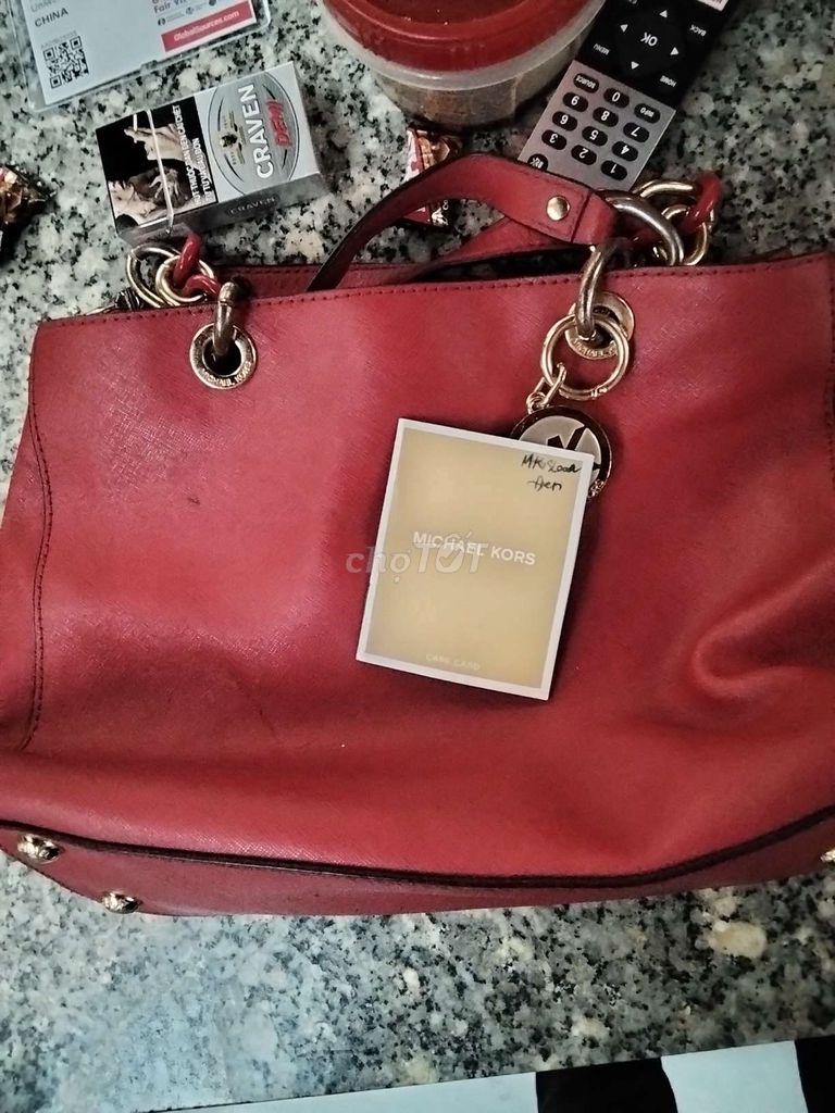 Túi xách nữ Michael kors qua sử dụng. Mua bán Túi xách tại Quận 4 Tp Hồ Chí Minh được đăng bởi Trần Vũ Hưng hình 1