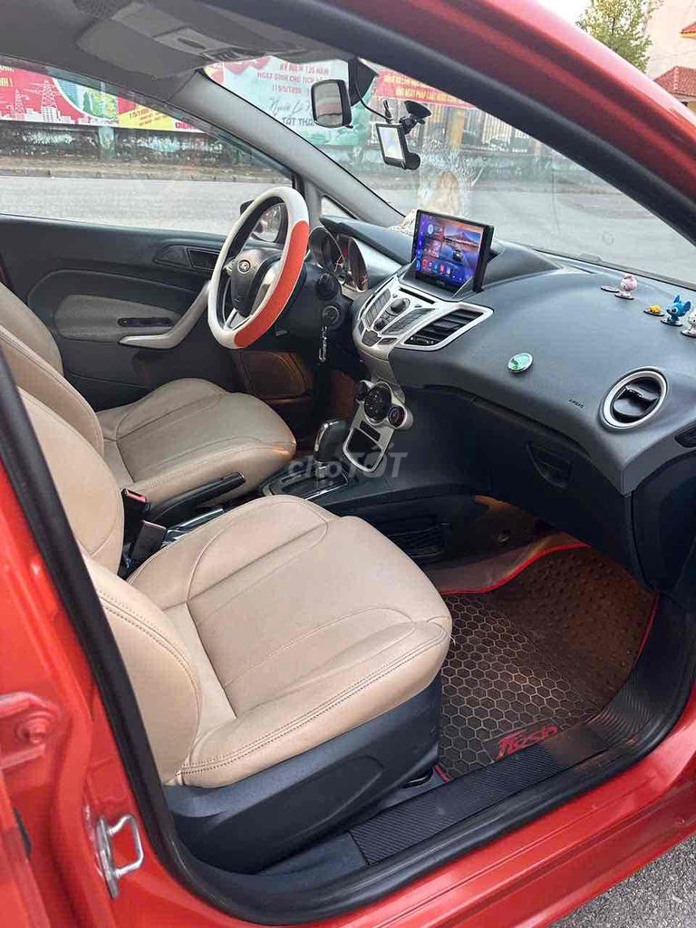 Ford Fiesta Cam 5 chỗ Số tự động. Mua bán Ô tô tại Huyện Hoài Đức Hà Nội được đăng bởi Đức Giang hình 6