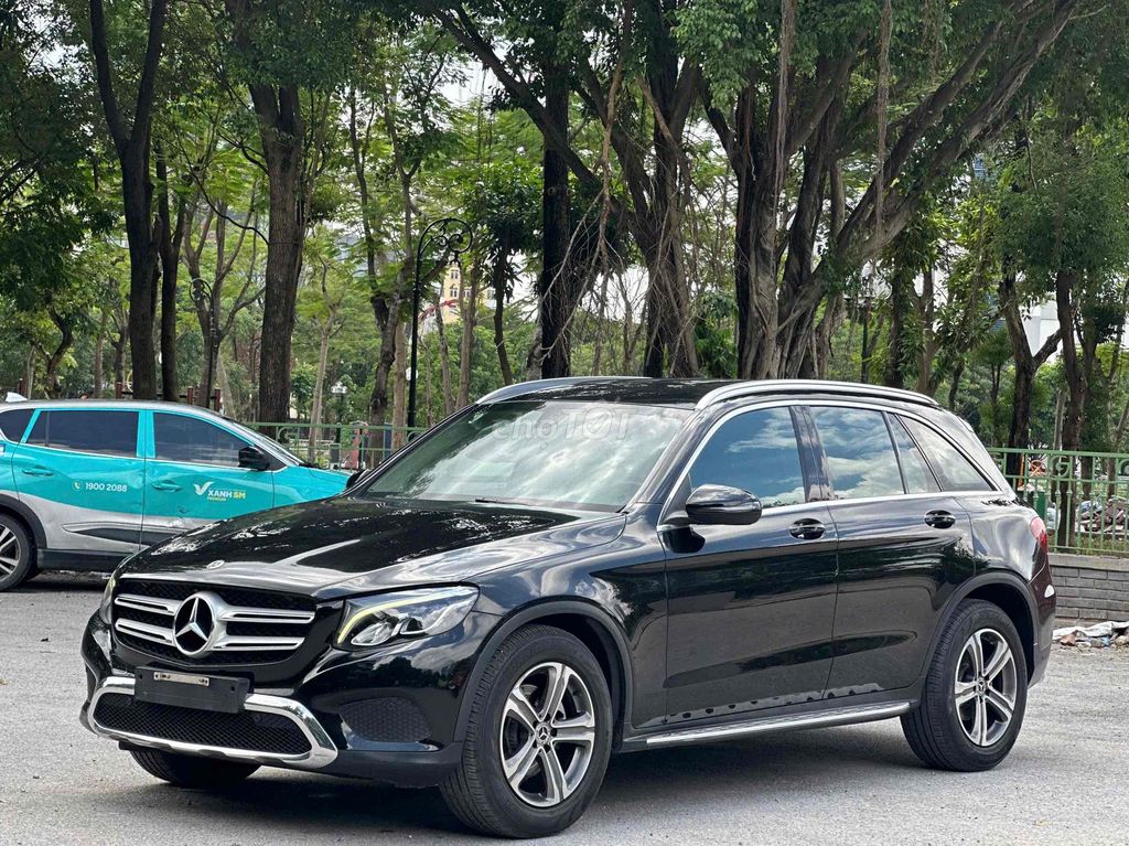 Mercedes Benz GLC200 sx 2018 màu đen. Mua bán Ô tô tại Quận Cầu Giấy Hà Nội được đăng bởi Cao Quý hình 3