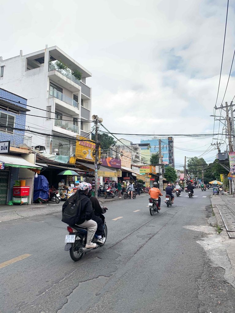 Mặt Tiền Kinh Doanh Man Thiện . Xầm Uất Khu Phố Ẩm Thực Giá Chào Tốt