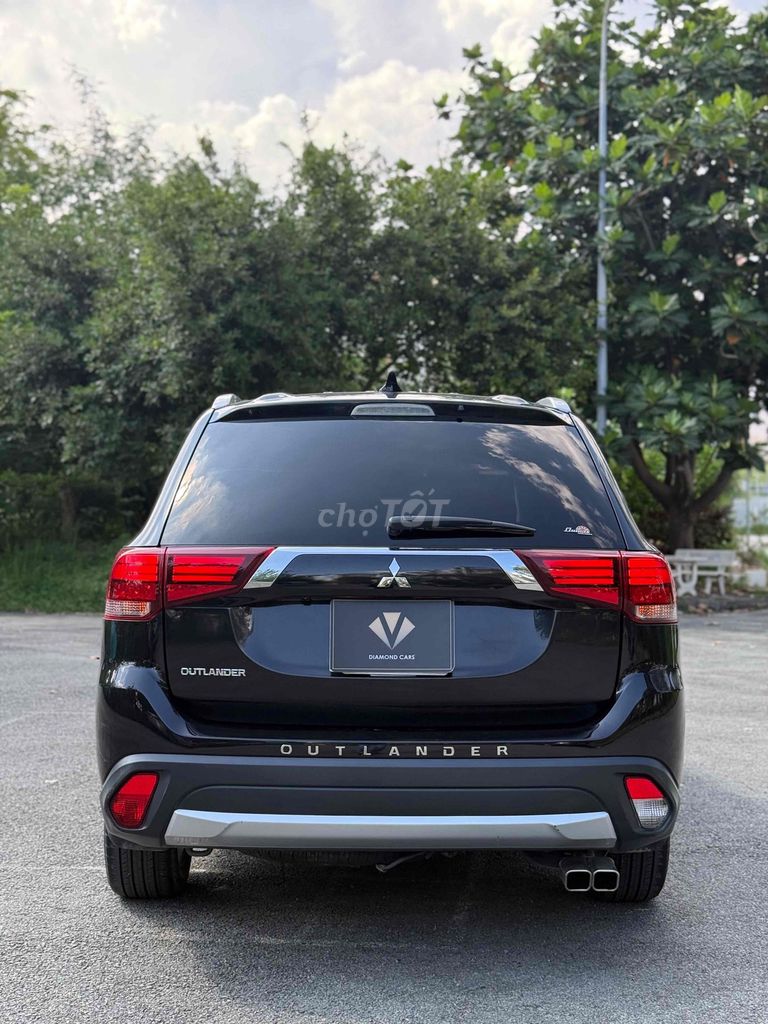 Mitsubishi Outlander 2018 2.0 CVT Premium. Mua bán Ô tô tại Thành phố Thủ Đức Tp Hồ Chí Minh được đăng bởi Lê Nhường hình 6