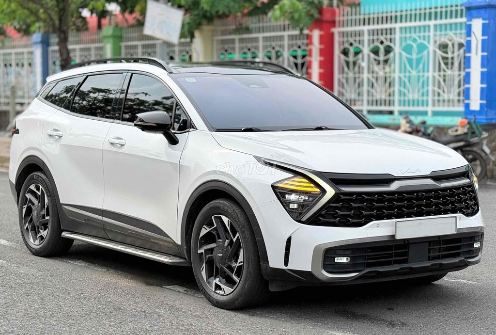 Масло Kia Sportage Signature 2022, 50 000 км, белое