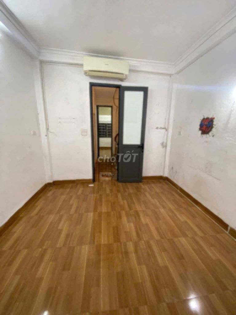 Комната для проживания 2,1 евро/месяц, 230 Динь Конг Тхуонг, Ханой