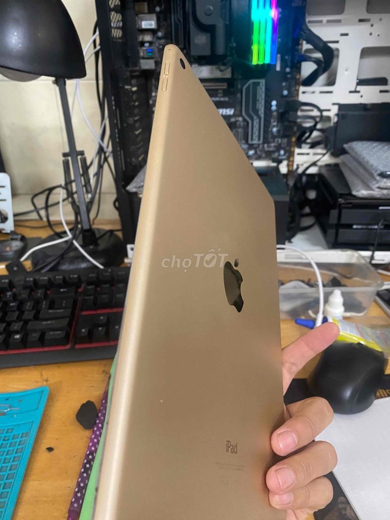 ipad air 2  4g 64gb giá rẻ. Mua bán Máy tính bảng tại Quận 8 Tp Hồ Chí Minh được đăng bởi anh lục hình 1