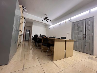 Chính chủ cho thuê văn phòng 137 Nguyễn Ngọc Vũ, 3 PN, 90m, 12tr/tháng