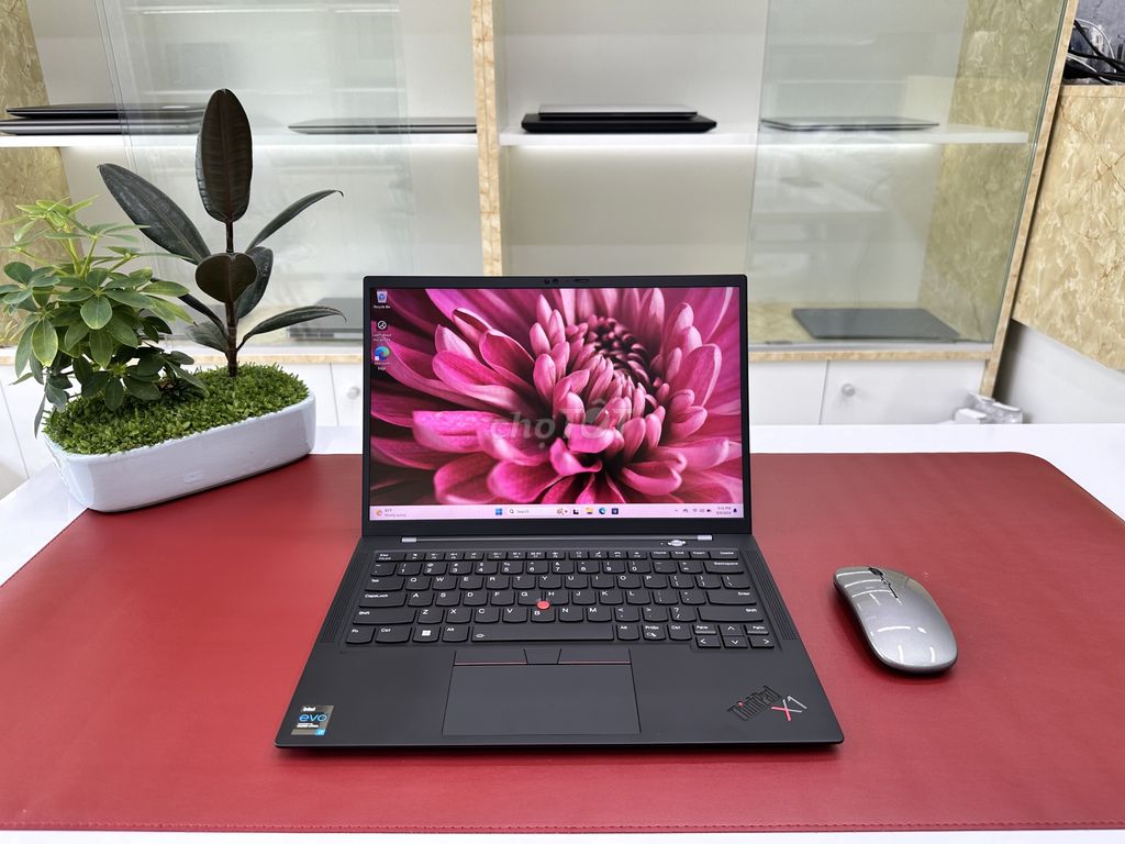 Thinkpad X1 Carbon 9 Core I7/16/512G Like New 99%