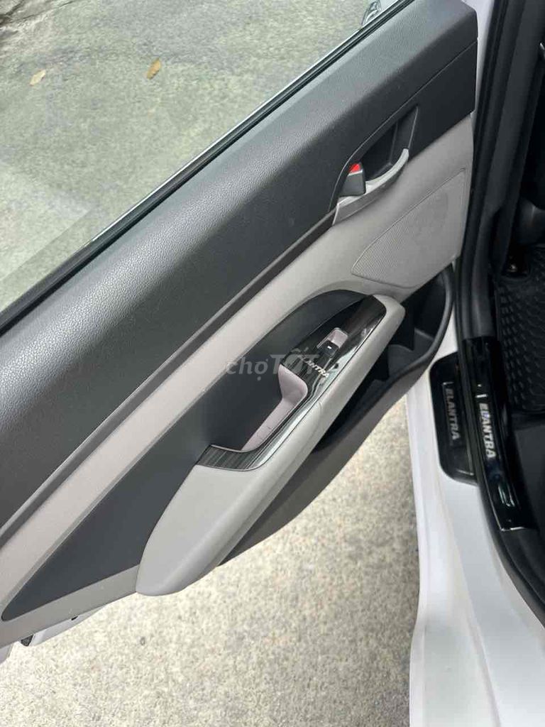 Hyundai Elantra 2016 1.6 MT. Mua bán Ô tô tại Thị xã Hương Trà Thừa Thiên Huế được đăng bởi Diễm Quỳnh hình 16