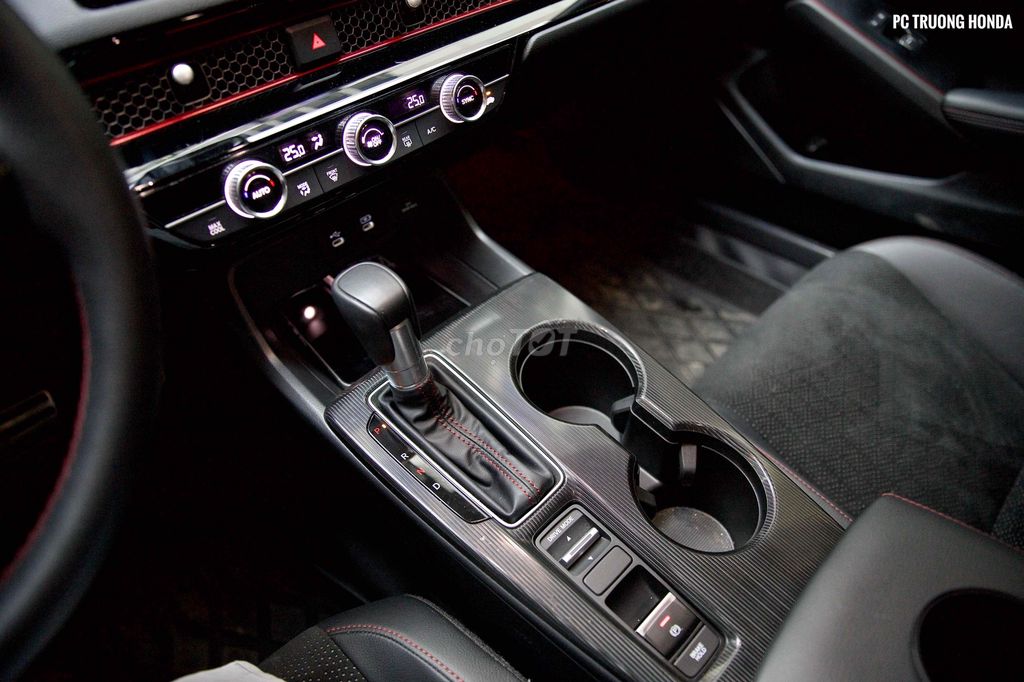 CIVIC RS HEV 2025 CAO CẤP NHẤT,  LƯỚT MỚI NHẤT VN. Mua bán Ô tô tại Quận 10 Tp Hồ Chí Minh được đăng bởi PC Trương hình 17