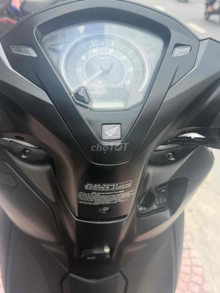 Lead đèn led up áo 4val 9chủ ký. Mua bán Xe máy tại Quận Phú Nhuận Tp Hồ Chí Minh được đăng bởi Hoà hình 5