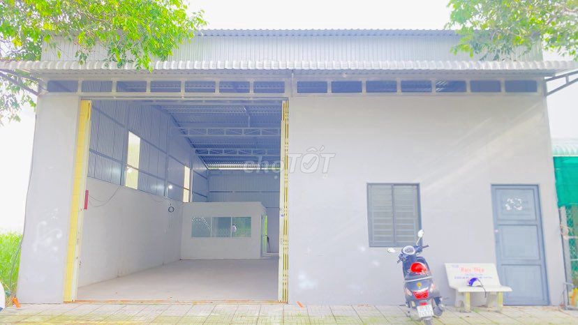 Cho thuê kho 180 m2 gần bến xe Cần Thơ khu Hồng Loan