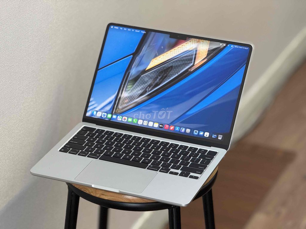 MacBook Air M2 13inch 8GB/256GB Silver Đẹp keng. Mua bán Laptop tại Quận 10 Tp Hồ Chí Minh được đăng bởi MacBook 2Hand hình 1