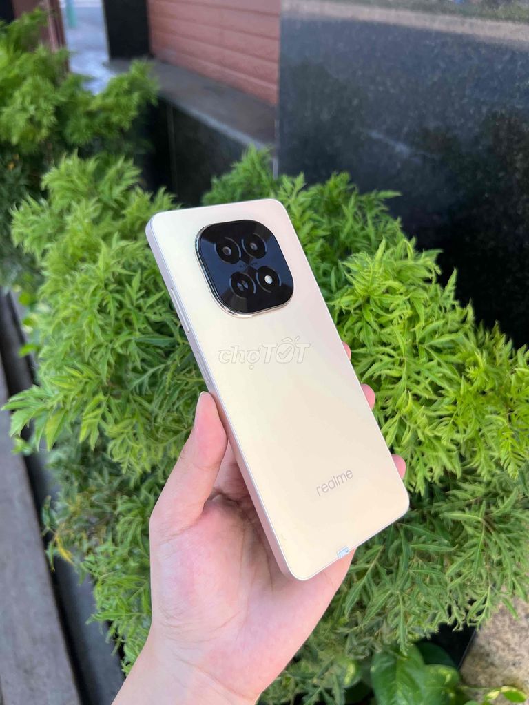 Cần bán Realme V60 5G Ram 6GB/128GB Vàng zin hãng. Mua bán Điện thoại tại Thành phố Qui Nhơn Bình Định được đăng bởi Gia Long hình 1
