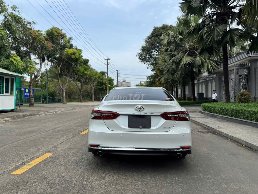 Toyota Camry 2021 2.5Q - 56000 km. Mua bán Ô tô tại Thành phố Dĩ An Bình Dương được đăng bởi Siêu Thị Ô Tô Bình Dương  hình 6