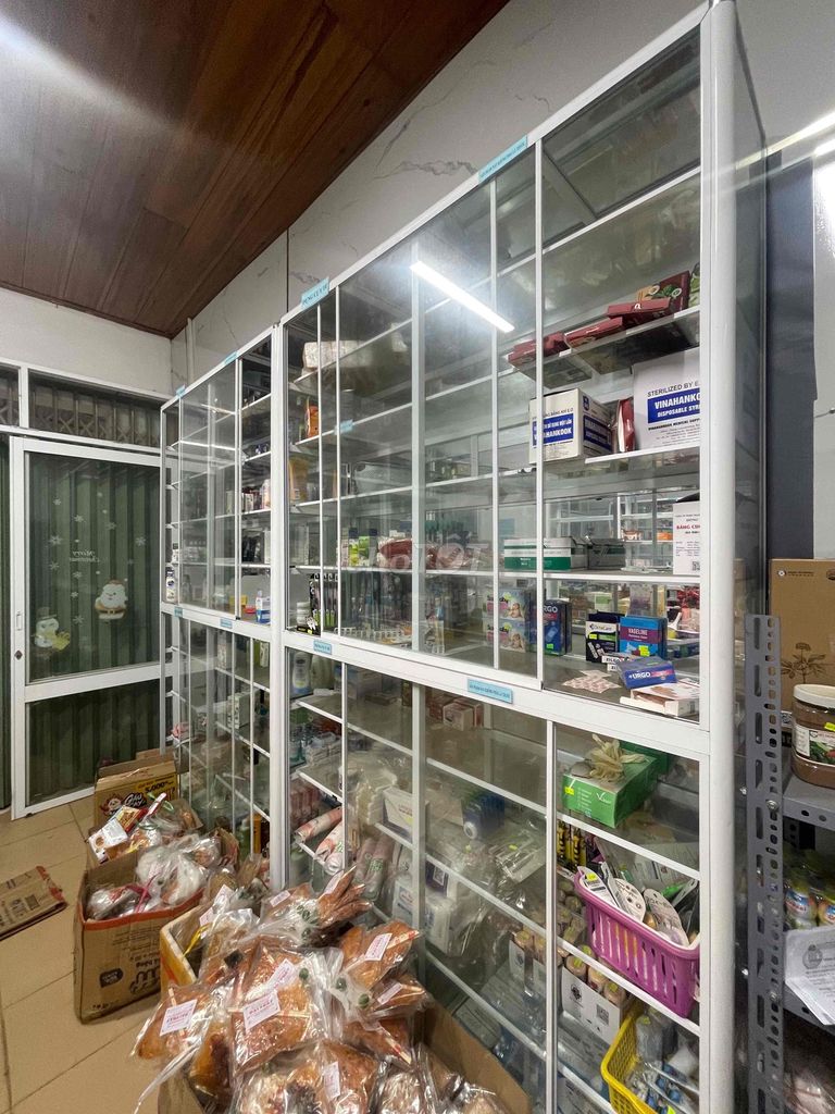 Tủ nhà thuốc Kính, Kim loại Trắng Như mới. Mua bán Tủ, kệ gia đình tại Thành phố Đà Lạt Lâm Đồng được đăng bởi Đoàn An hình 1