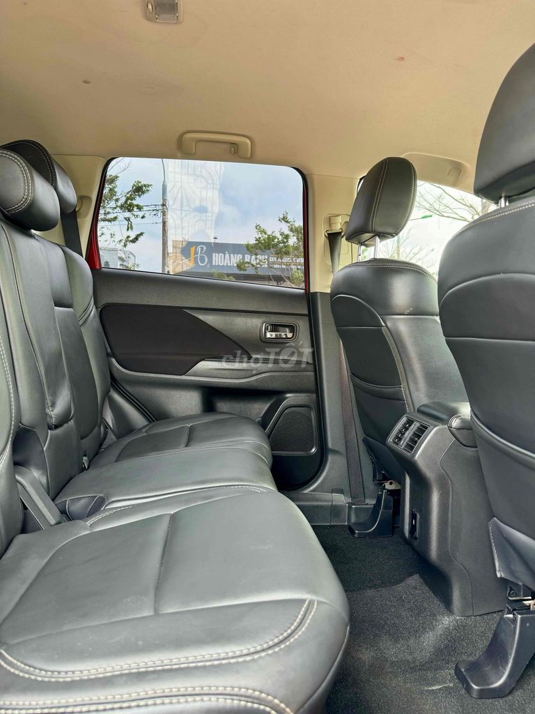 Mitsubishi Outlander 2020 2.0 CVT - 47000 km. Mua bán Ô tô tại Quận Cẩm Lệ Đà Nẵng được đăng bởi nguyễn văn khoa hình 15