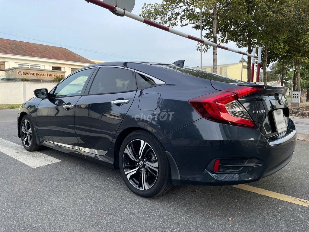 Honda Civic 2017 1.5 L - 125582 km