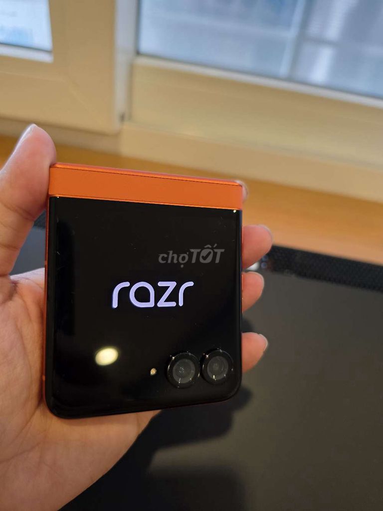 Motorola Razr 50 bản quốc tế. Mua bán Điện thoại tại Thành phố Vũng Tàu Bà Rịa - Vũng Tàu được đăng bởi Jay hình 1