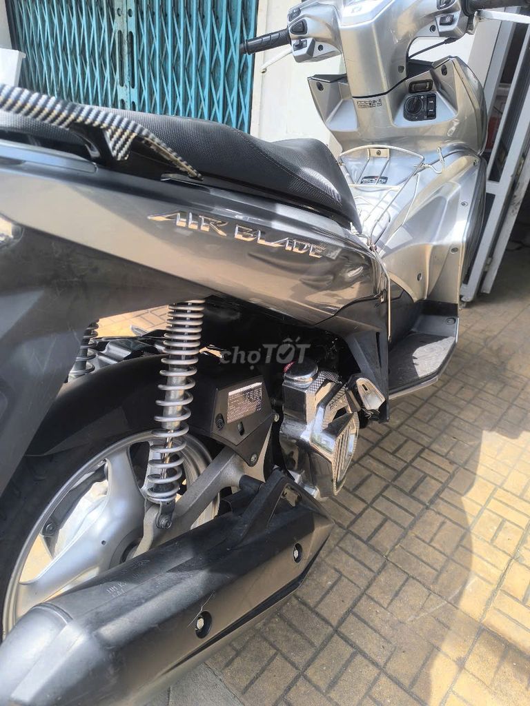 Air Blade 2015 rất ít chạy, Xe còn rất tốt. Mua bán Xe máy tại Thành phố Châu Đốc An Giang được đăng bởi Lê Văn Thạnh hình 4