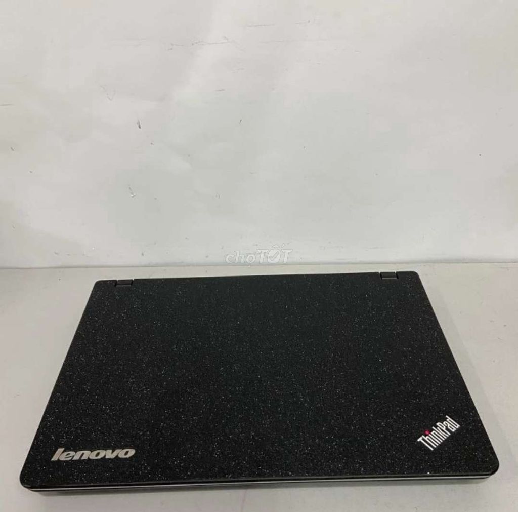 Lenovo ThinkPad Core i7/8GB/SSD giá 1.3 tỷ.