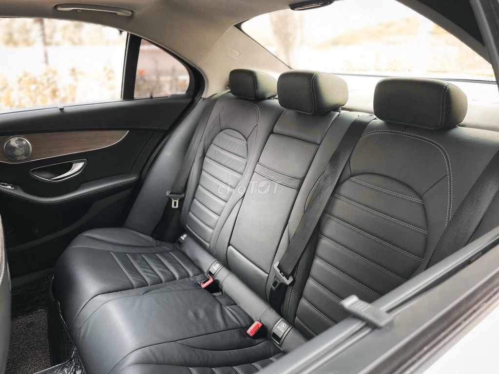 MERCEDES BENZ C250 EXCLUSIVE 2018 Xe Đẹp Bao Check. Mua bán Ô tô tại Quận Tây Hồ Hà Nội được đăng bởi Nguyễn Hoàng Sơn hình 10