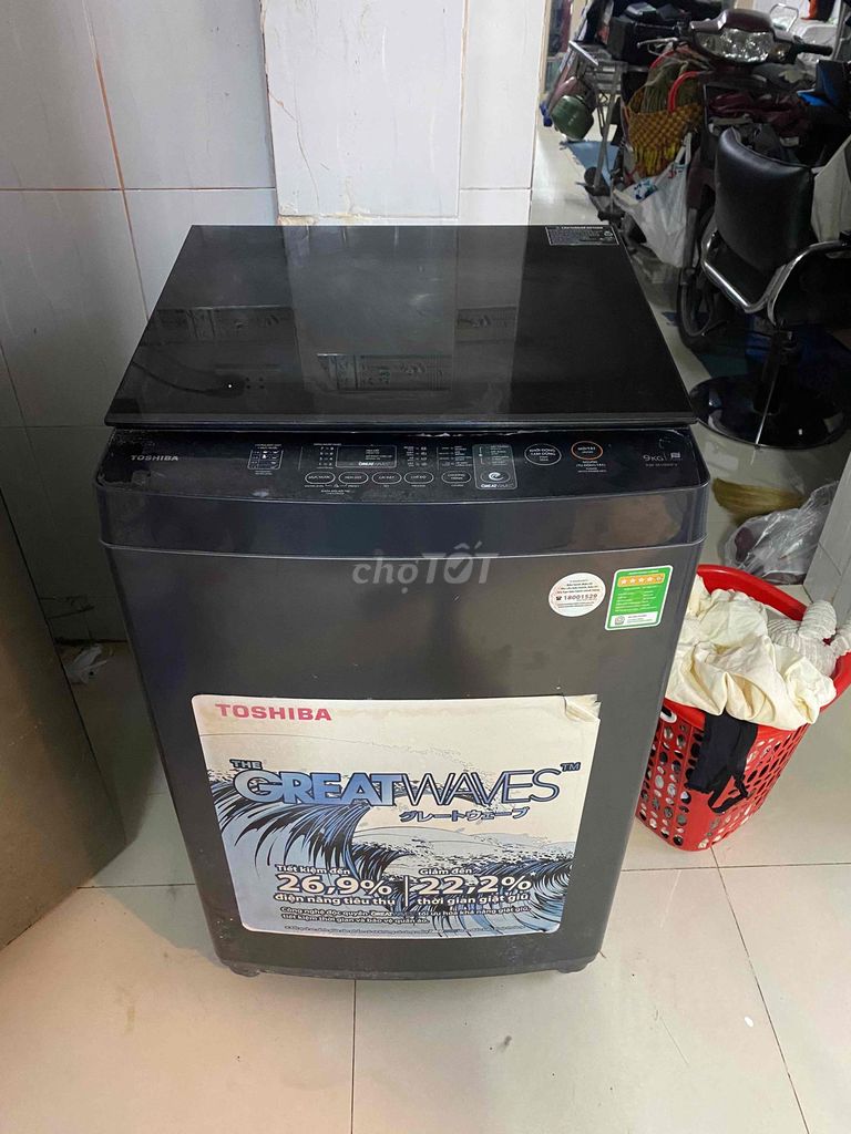 Máy giặt Toshiba 9kg Inverter Đen. Mua bán Máy giặt tại Quận 5 Tp Hồ Chí Minh được đăng bởi Trần Minh Huy hình 1