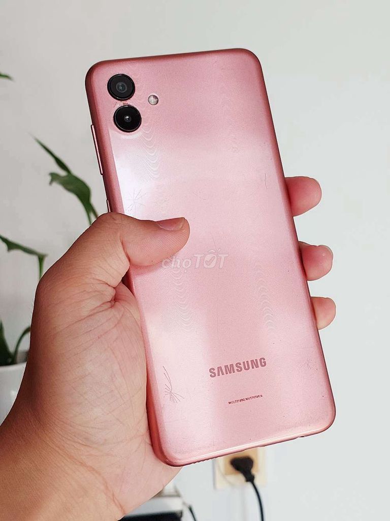 Samsung Galaxy A04 Hồng. Mua bán Điện thoại tại Quận Hải Châu Đà Nẵng được đăng bởi Lộc Roy hình 1