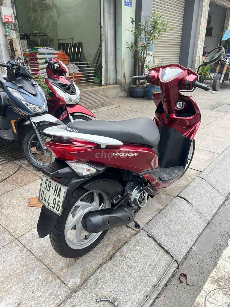 Honda Vision 2014 Красный