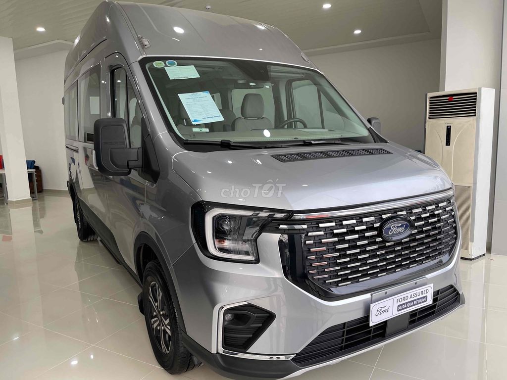 Ford Transit 2024 odo 40.000km. Còn bảo hành Hãng