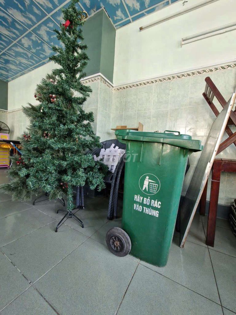 Thùng rác nhựa xanh lá. Mua bán Nội thất, đồ gia dụng khác tại Quận Ninh Kiều Cần Thơ được đăng bởi Nhi Trần hình 1