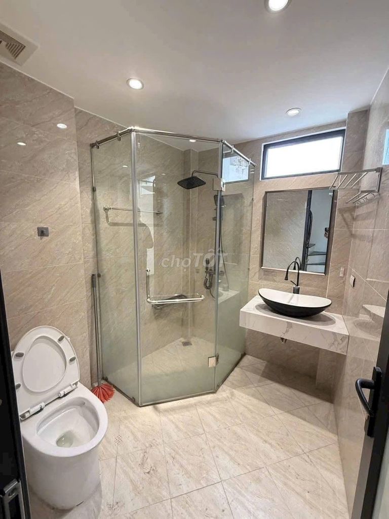 Nhà mặt tiền 3.8m, 5 tầng, phố Văn Cao, Ba Đình, Hà Nội