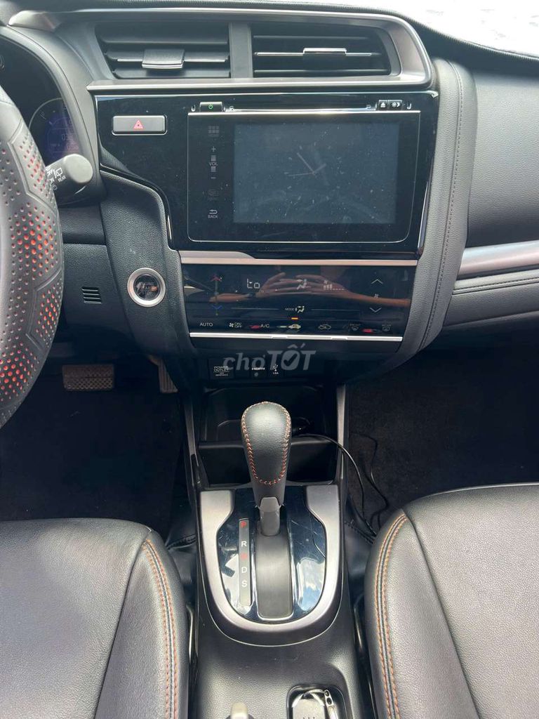 ❤️❤️ HONDA JAZZ 2019 1.5 RS - 32000 km. Mua bán Ô tô tại Thành phố Thuận An Bình Dương được đăng bởi BÌNH VÌNH PHÚ CHUYÊN XE LƯỚT BAO TEST HÃNG  hình 12