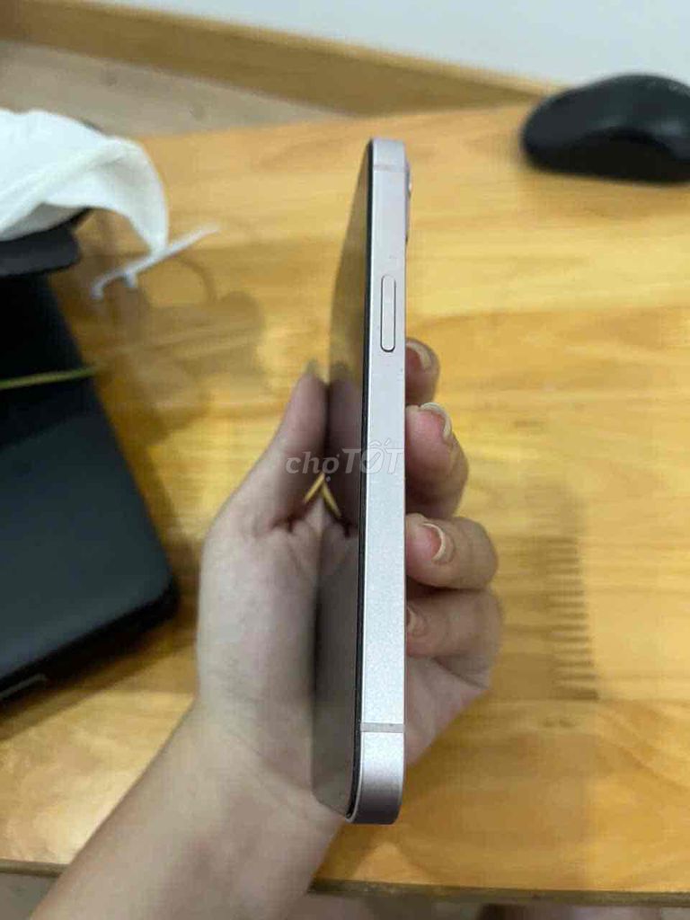 Cần bán IPhone 13 - mã VN