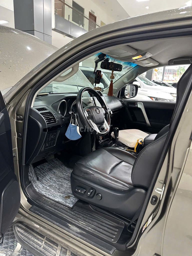 Toyota Land Cruiser Prado 2016 TXL 2.7L 13 vạn Km. Mua bán Ô tô tại Quận Bắc Từ Liêm Hà Nội được đăng bởi Viet Auto hình 8