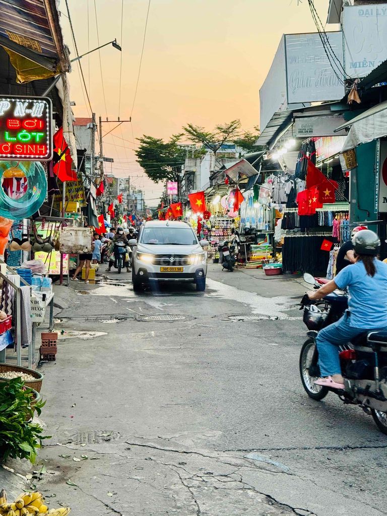 CHO THUÊ NHÀ NGUYÊN CĂN MẶT TIỀN CHỢ DĨ AN 2 – VỊ TRÍ VÀNG. Cho thuê nhà ở tại Thành phố Dĩ An Bình Dương được đăng bởi A Phong hình 2