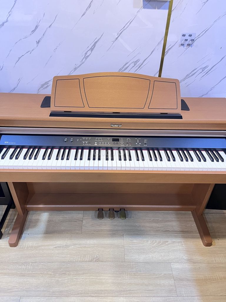 Đàn Piano Điện Roland HP 107. Mua bán Nhạc cụ tại Quận Tân Bình Tp Hồ Chí Minh được đăng bởi CỬA HÀNG NHẠC CỤ VĂN QUỐC PIANO hình 1