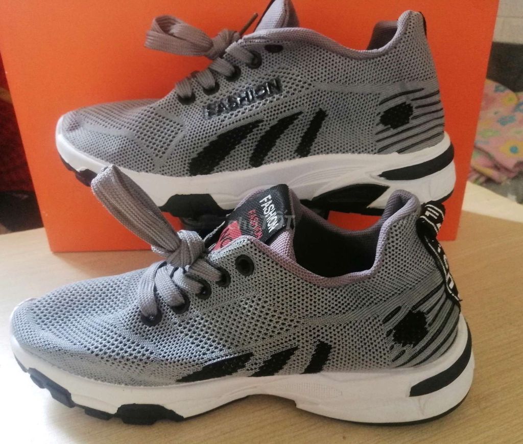 Giày thể thao chạy bộ Unisex size 39. Mua bán Giày dép tại Quận Cái Răng Cần Thơ được đăng bởi TiNy Elva hình 1