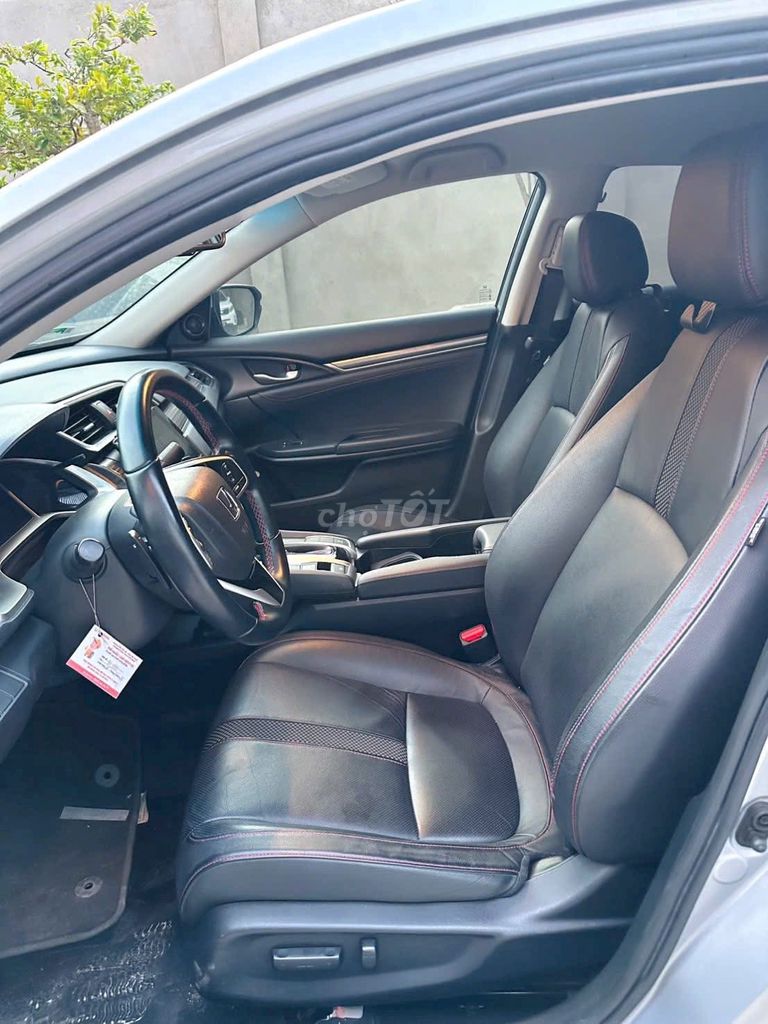 Honda Civic 2020 RS - 32000 km. Mua bán Ô tô tại Thành phố Thủ Dầu Một Bình Dương được đăng bởi Nguyễn thanh hình 7