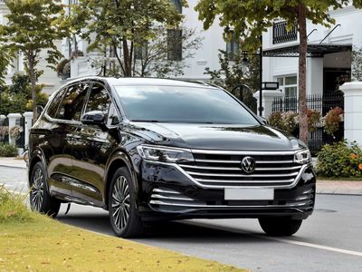 Volkswagen Viloran 2025 Luxury Đen 999 km