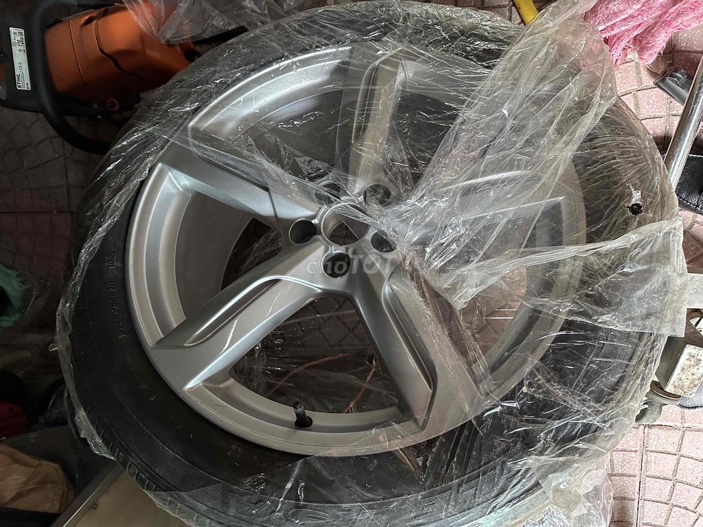lốp và vành. Mua bán Phụ tùng xe tại Quận Đống Đa Hà Nội được đăng bởi Ngọc Sơn hình 2
