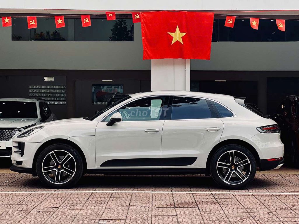 Porches Macan sx2019, options 900 tr, odo 1,8v km. Mua bán Ô tô tại Quận Long Biên Hà Nội được đăng bởi Long Biên Cars hình 3