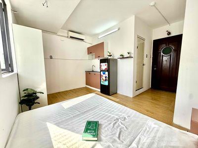 Stuido ngay vòng xoay Lê Đại Hành
