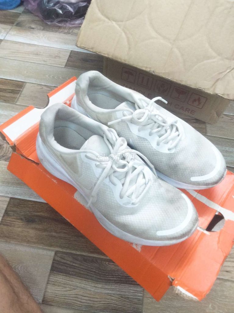 Giày thể thao Nike Trắng Unisex. Mua bán Giày dép tại Huyện Hóc Môn Tp Hồ Chí Minh được đăng bởi Nguyen Hoang Minh hình 1