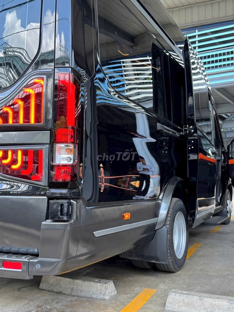 Ford Transit 2025 Limousine 12S. Mua bán Ô tô tại Quận 3 Tp Hồ Chí Minh được đăng bởi Lương Hoàng Long hình 5