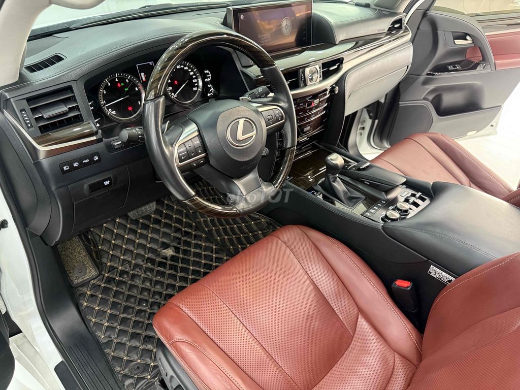 Lexus LX570 2018 Trắng 93000 km. Mua bán Ô tô tại Quận Tân Bình Tp Hồ Chí Minh được đăng bởi Nguyễn Văn Lâm hình 12