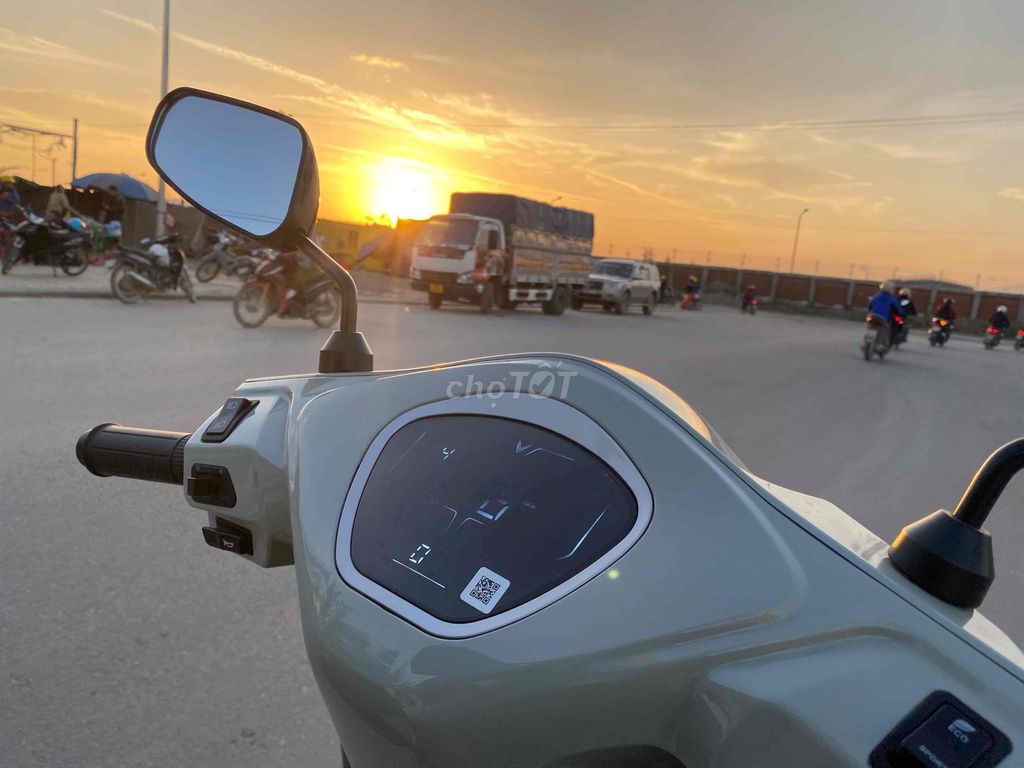 Xe máy điện VinFast Feliz Lite Trắng vs Xanh oliu. Mua bán Xe điện tại Thị xã Kỳ Anh Hà Tĩnh được đăng bởi Khanh Duy hình 3