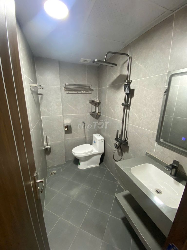 Cho thuê nhà Tôn Đức Thắng 30m² x 6 tầng, thang máy, ô tô cửa chỉ 20tr