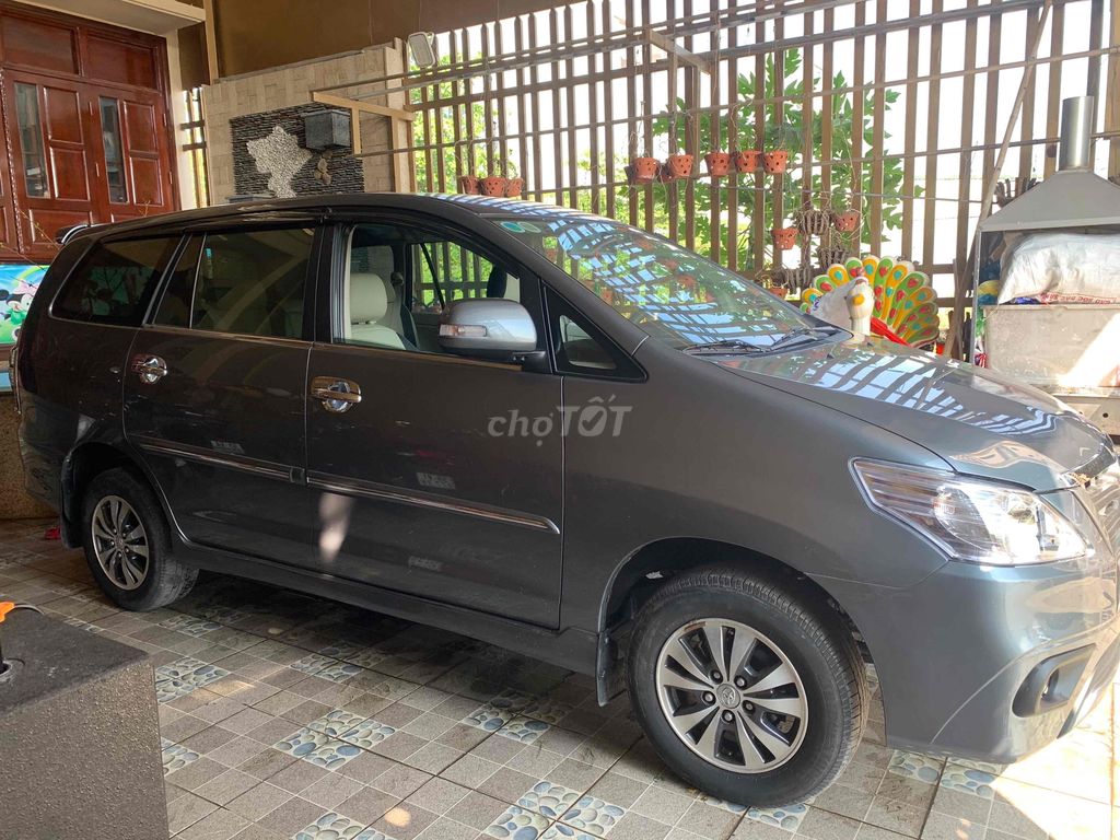 Toyota Innova 2015 E - 129000 km