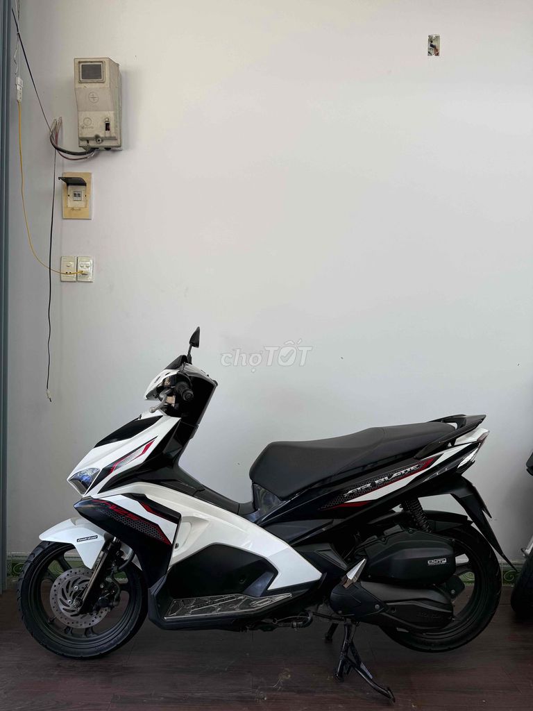 Bán Ab 2019 bản khoá chìa biển 43 màu trắng đen. Mua bán Xe máy tại Quận Sơn Trà Đà Nẵng được đăng bởi Huan Motor hình 5