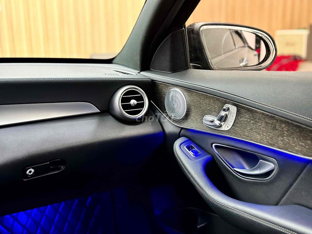 Mercedes Benz C Class 2019 C 300 AMG - 58000 km. Mua bán Ô tô tại Quận 7 Tp Hồ Chí Minh được đăng bởi Hoàng Anh Tuấn hình 13