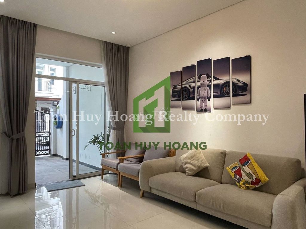 Вилла с 4 спальнями в Quận Thanh Khê, Дананг — $925/мес, фото 1